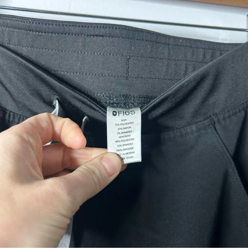 FIGS Kade Cargo Scrubs - Picture 9 of 9